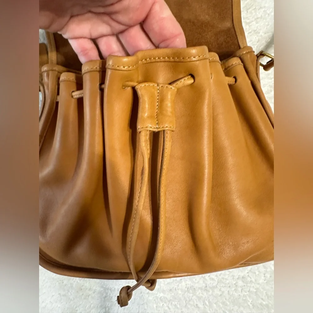 The Coach Lightweights Collection 4050 Vintage Leather Bag - Picture 5 of 17